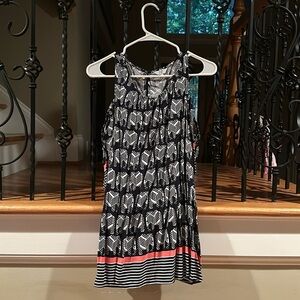 Women’s cold shoulder top, size large